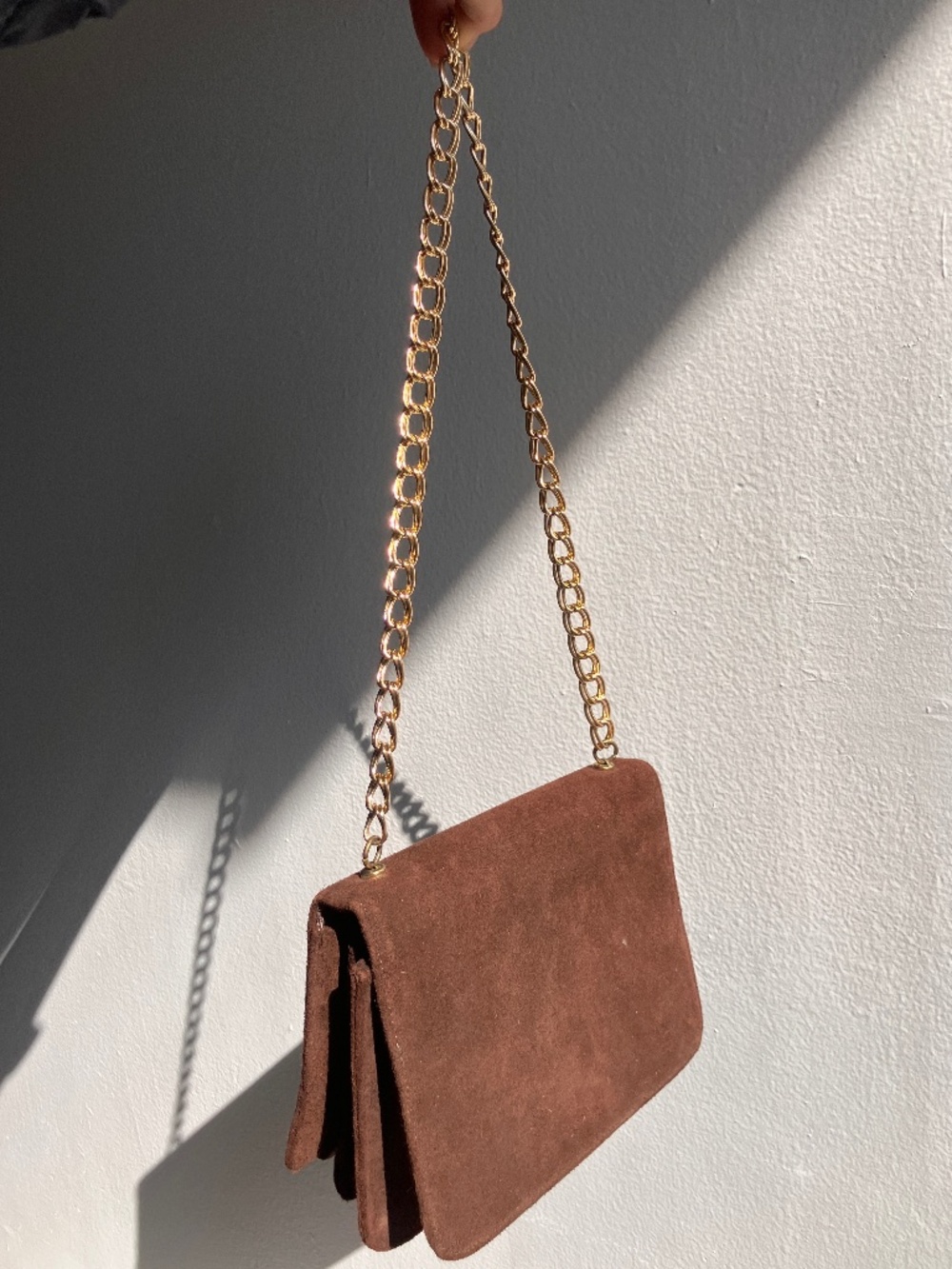 Chic vintage chocolate suede chain bag